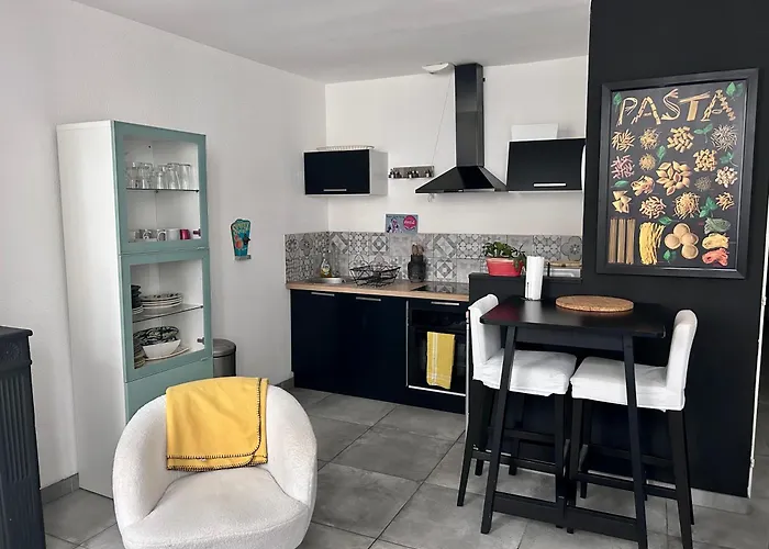 Appartement Cosy Avec Balcon, Centre Historique